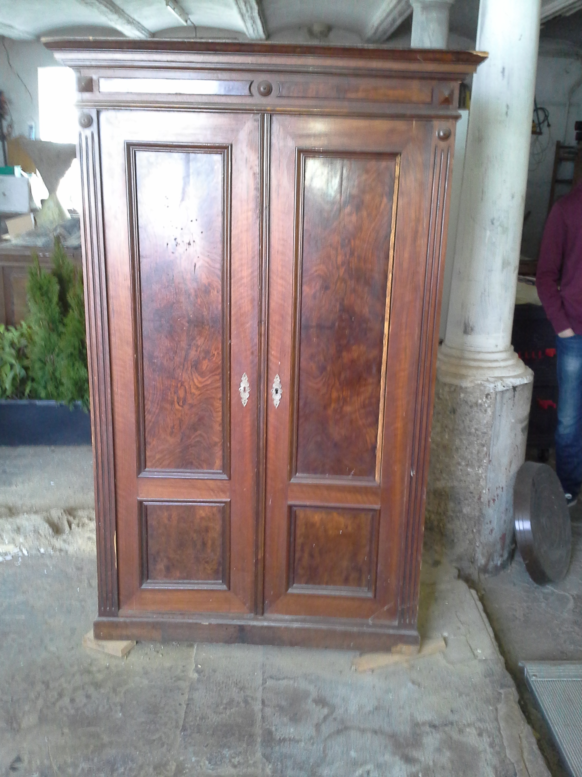 alter Kleiderschrank zum Restaurieren 80,00 &euro;